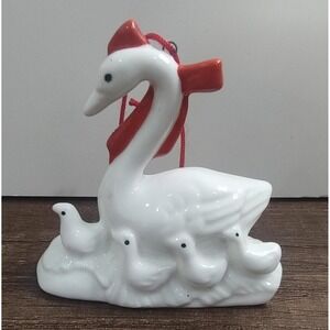 Vintage 1982 SCHMID GORDON FRASER Porcelain SWAN and Babies Ornament B8